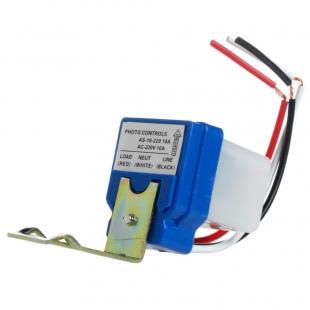 Automatic light switch with photo sensor for ac 220V